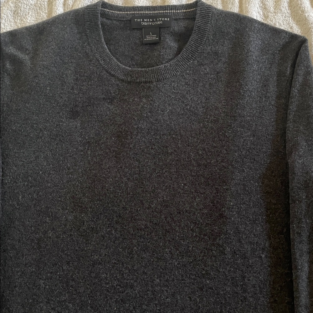 Bloomingdale's 100% Cashmere Crewneck Sweater - Picture 2 of 4
